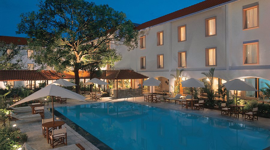 It's family-friendly enviornment and close proximity to great restaurants and tourist.