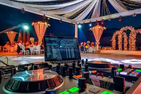 Ensuring a smooth and engaging flow of the event